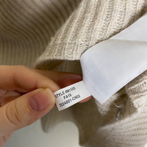 Madewell Woodside Merino Wool Long Sleeve V-Neck Ribbed Pullover Sweater - Picture 6 of 6